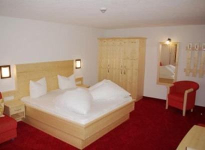 Alpenhof Pension-Garni เนาดาส ภายนอก รูปภาพ