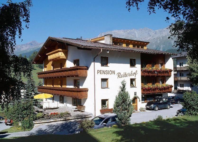 Alpenhof Pension-Garni เนาดาส ภายนอก รูปภาพ