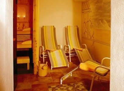 Alpenhof Pension-Garni เนาดาส ภายนอก รูปภาพ