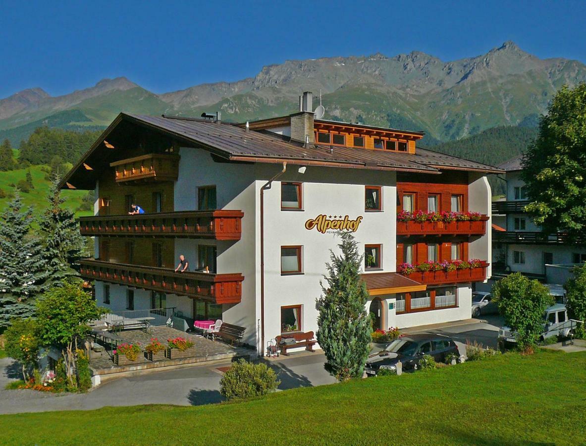 Alpenhof Pension-Garni เนาดาส ภายนอก รูปภาพ